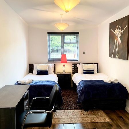 5 Bedroom Bungalow Ascot Racecourse Екстериор снимка