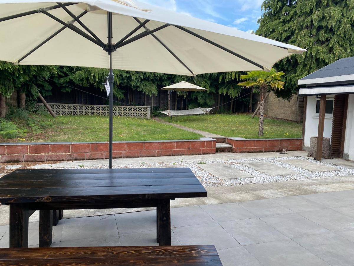 5 Bedroom Bungalow Ascot Racecourse Екстериор снимка