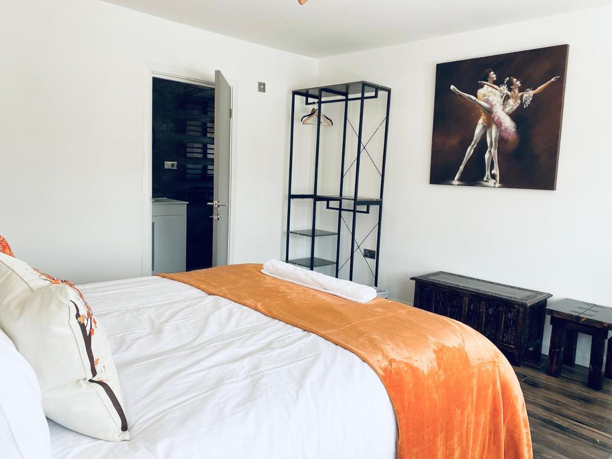 5 Bedroom Bungalow Ascot Racecourse Екстериор снимка