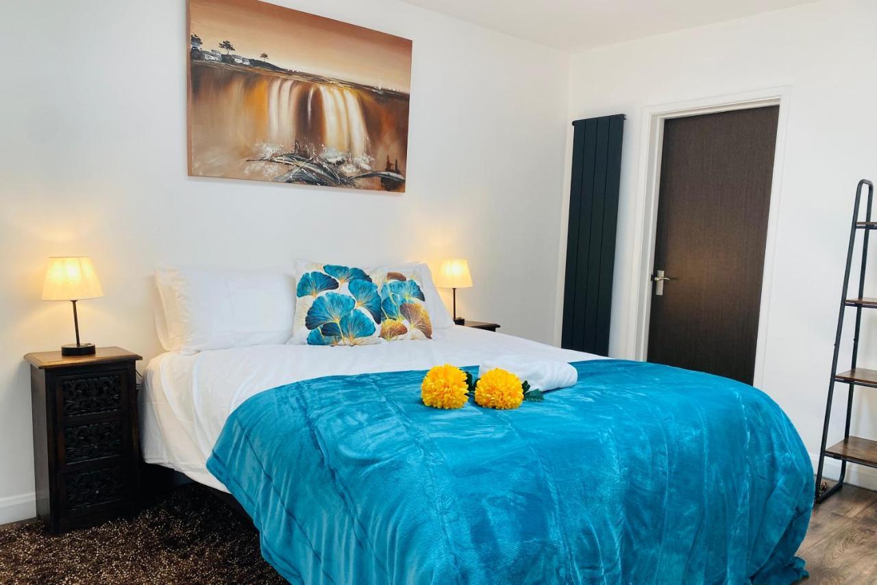 5 Bedroom Bungalow Ascot Racecourse Екстериор снимка