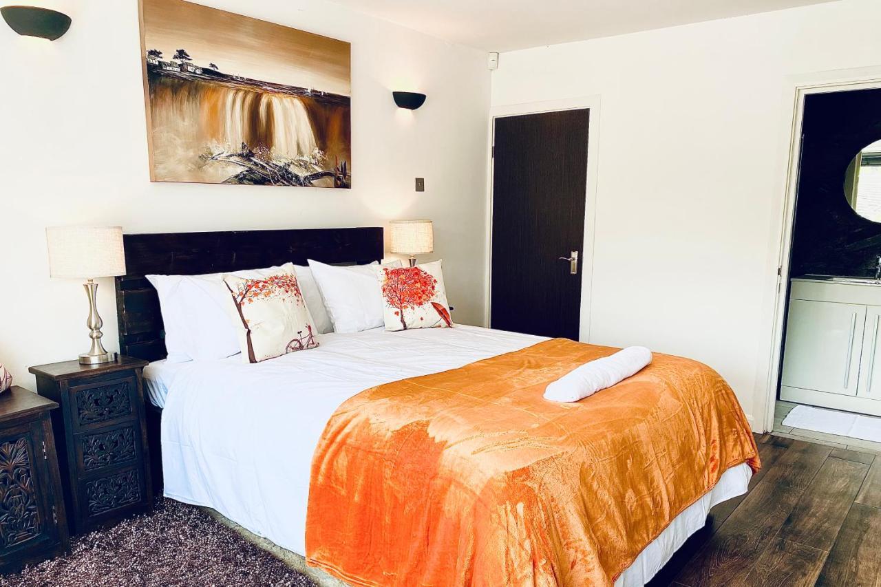 5 Bedroom Bungalow Ascot Racecourse Екстериор снимка