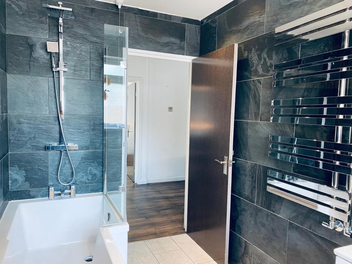 5 Bedroom Bungalow Ascot Racecourse Екстериор снимка
