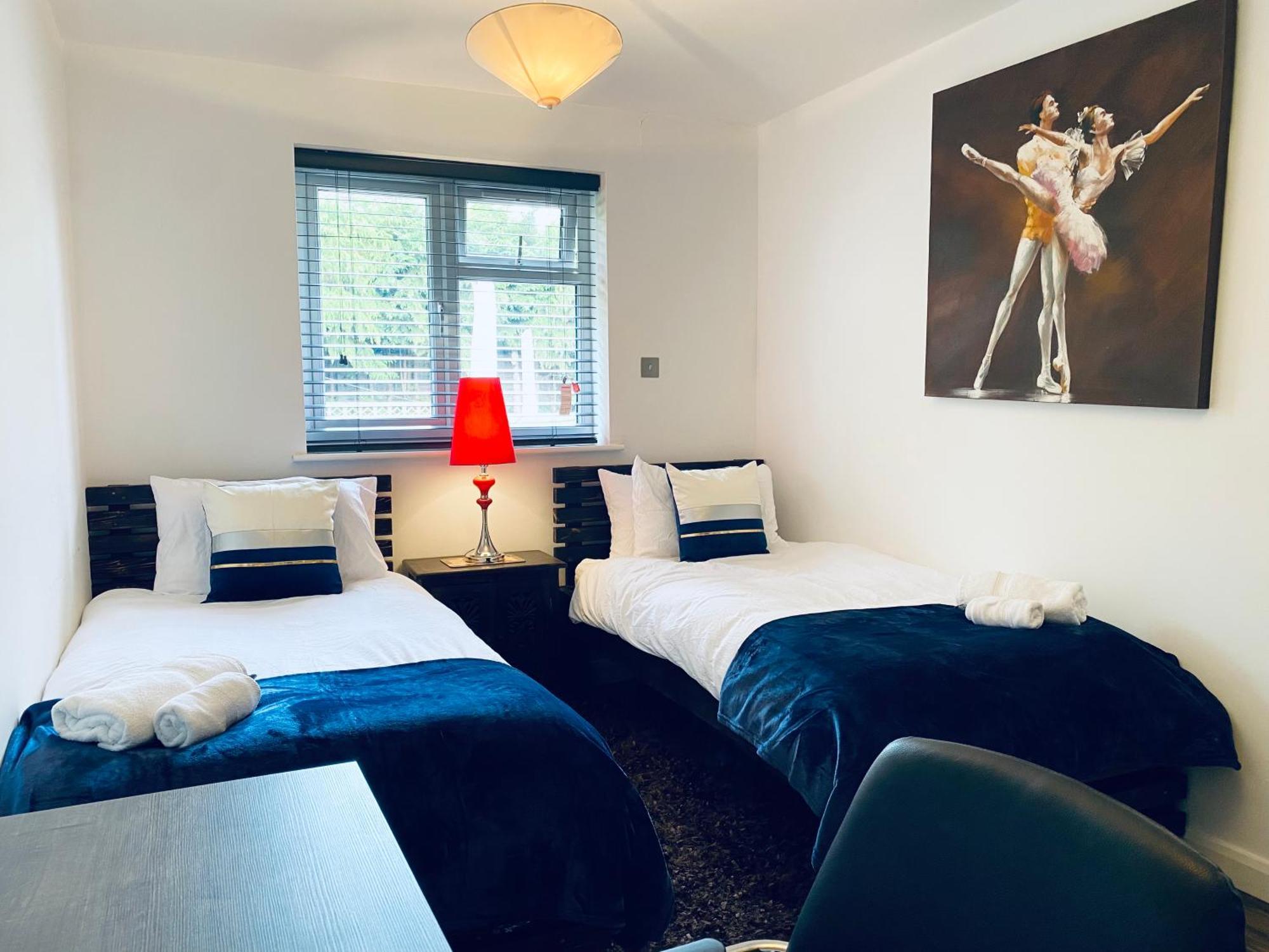 5 Bedroom Bungalow Ascot Racecourse Екстериор снимка