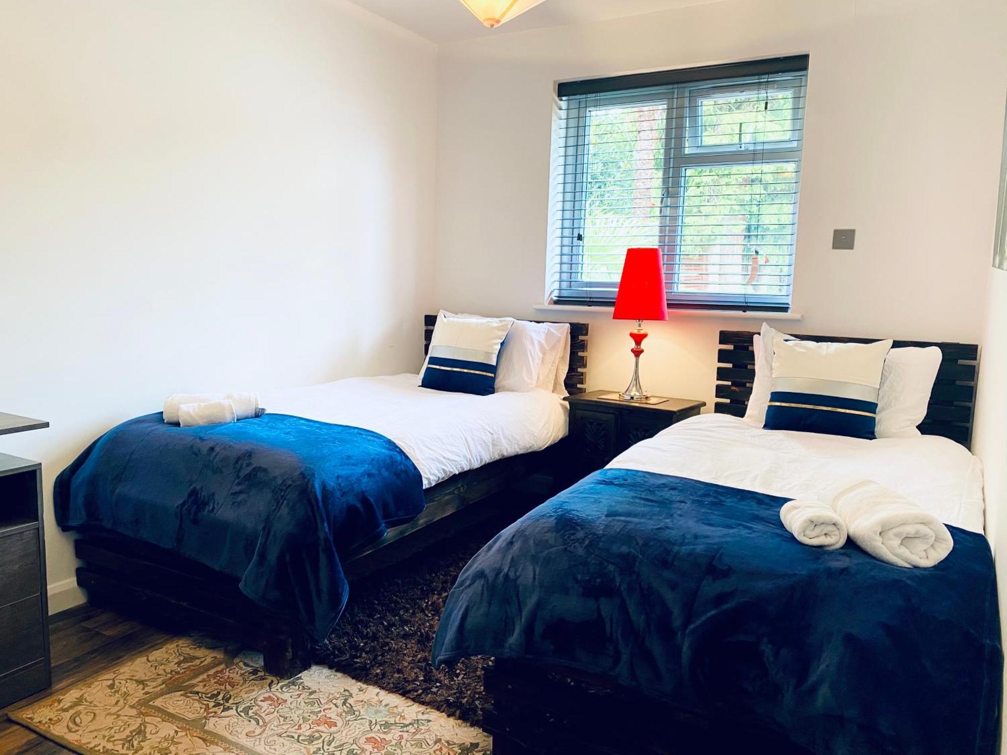 5 Bedroom Bungalow Ascot Racecourse Екстериор снимка
