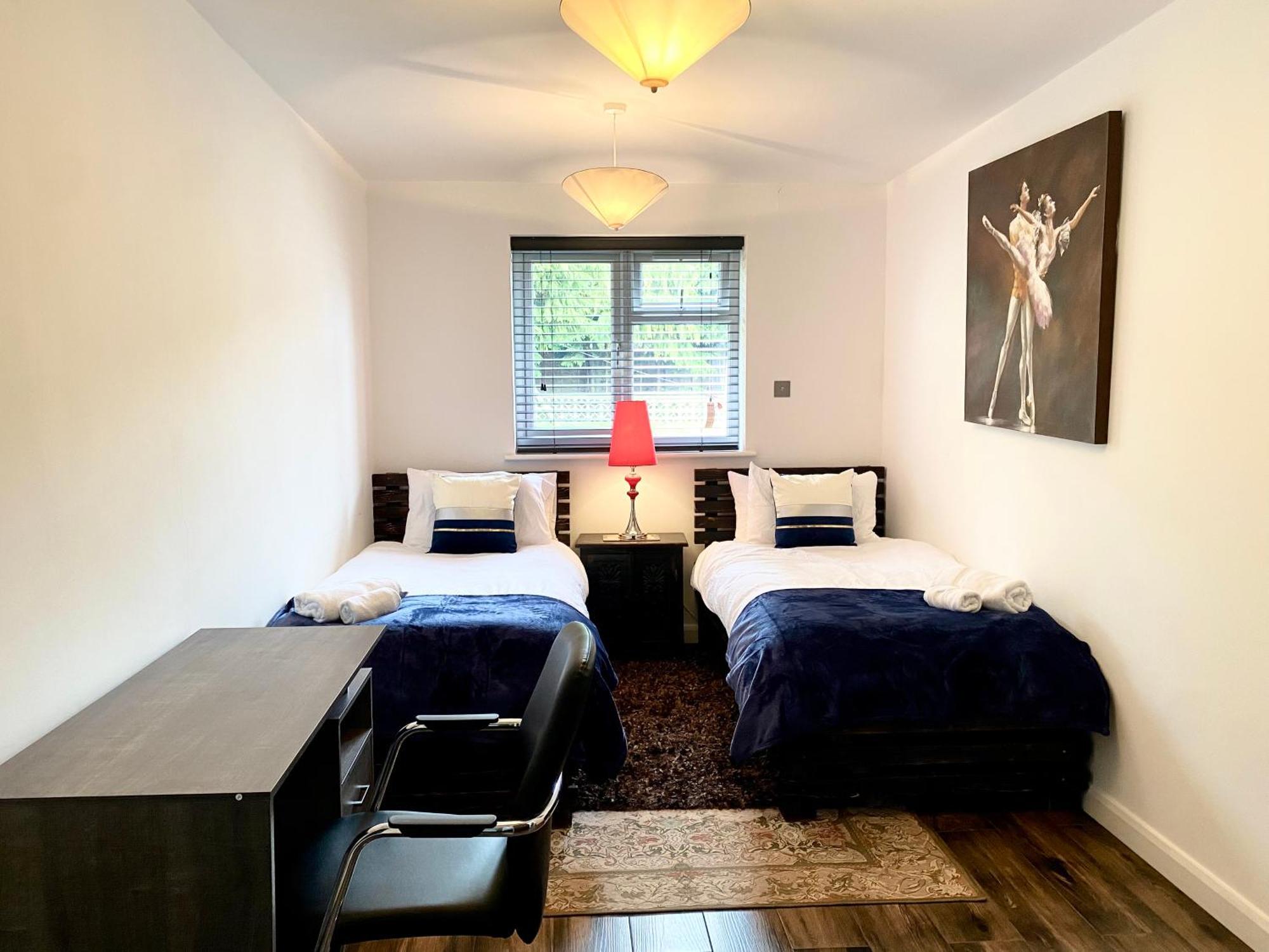 5 Bedroom Bungalow Ascot Racecourse Екстериор снимка